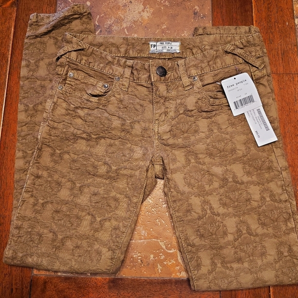 Free People Denim - NWT Free People Gold/Tan Floral Lace Skinny Jeans — Size 26